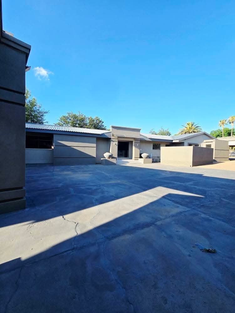 5 Bedroom Property for Sale in Irene Park North West